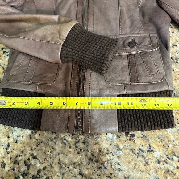 Bomber leather jacket - Picture 5 of 7